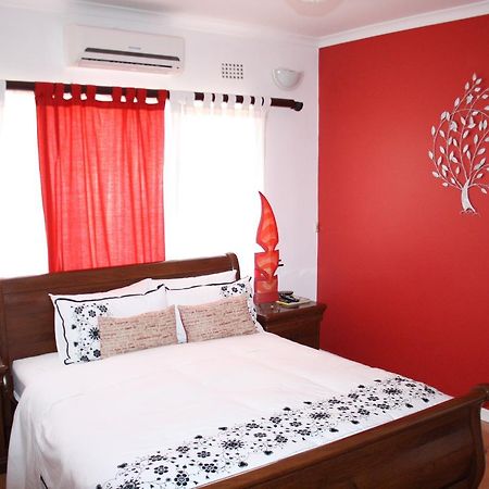 Sunflower Court Bed And Breakfast Gaborone Extérieur photo