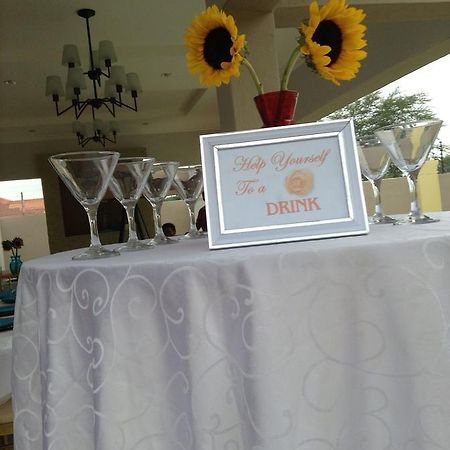 Sunflower Court Bed And Breakfast Gaborone Extérieur photo